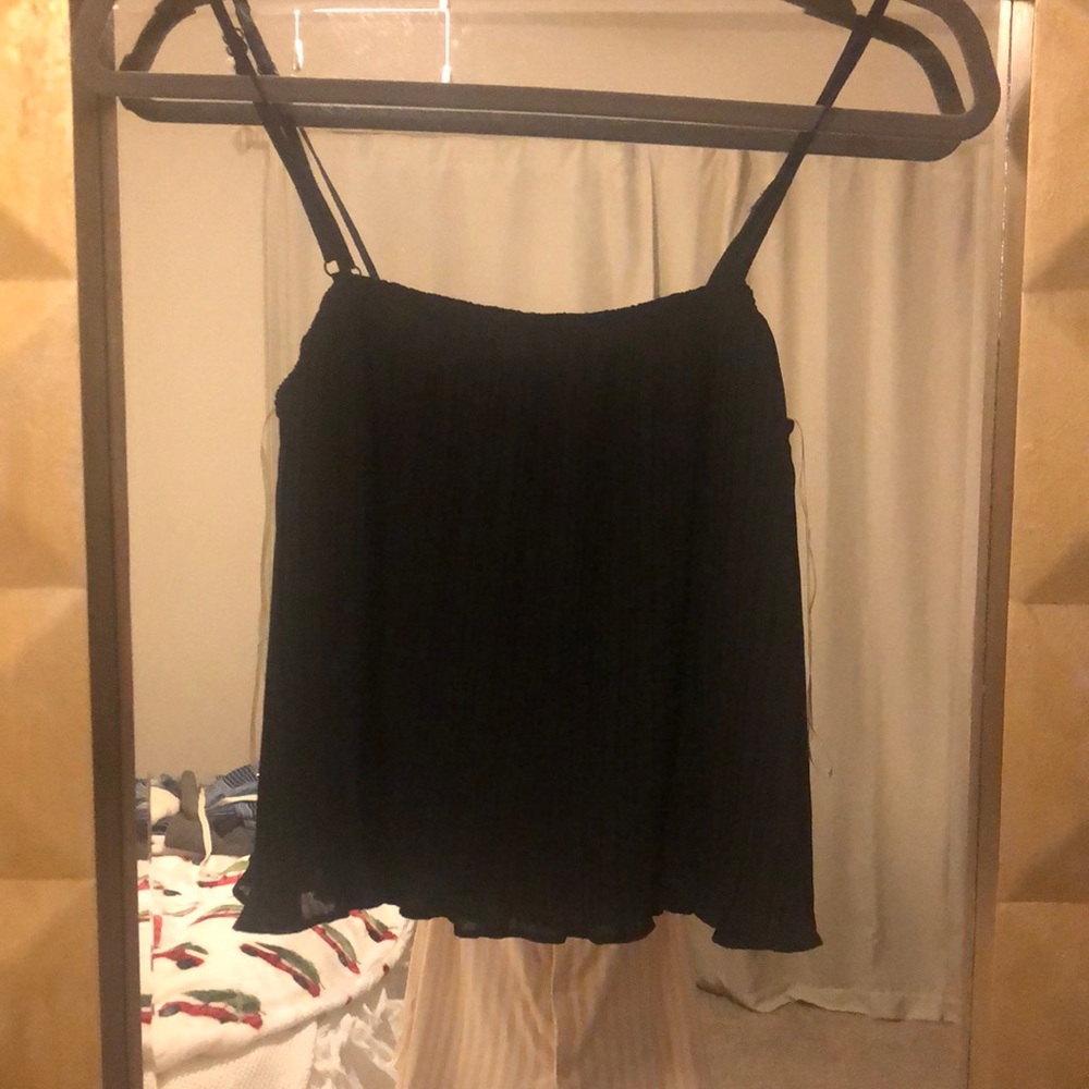 Flowy Black Crop